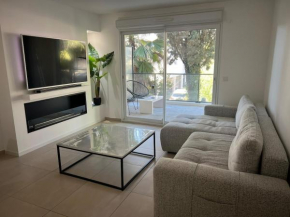 2 Bedroom Apartment Near Beach